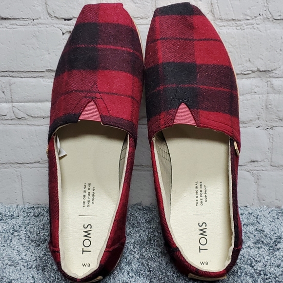 Toms - Picture 3 of 8